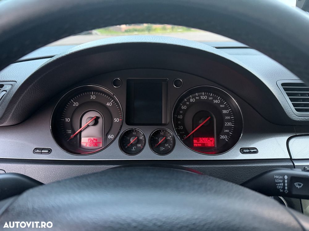 Volkswagen Passat 1.9 TDI Comfortline - 10