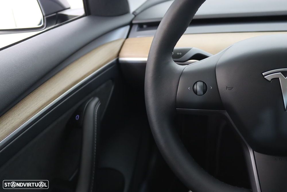 Tesla Model 3 - 11