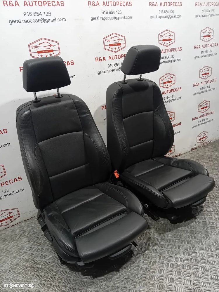 Conjunto de Bancos BMW Série 1 E82 Coupé Pack M em Pele Original - 12