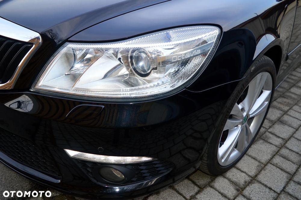 Skoda Octavia 2.0 TSI RS - 33