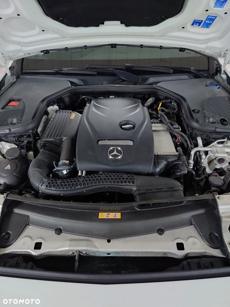Mercedes-Benz Klasa E 300 9G-TRONIC - 21