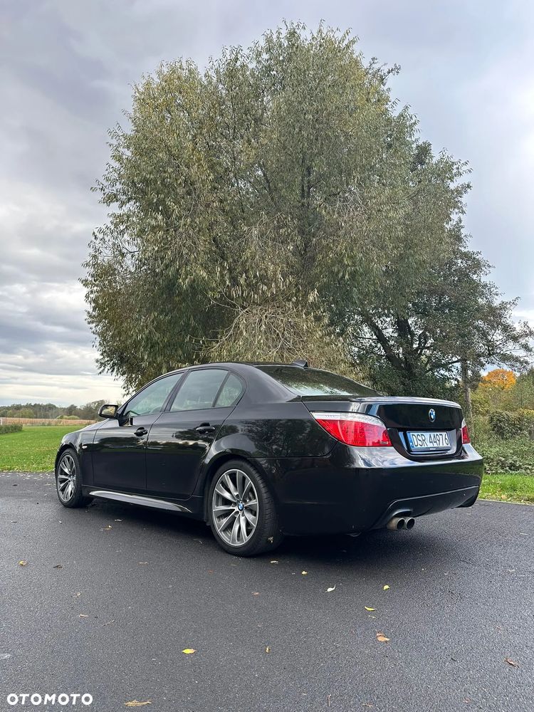 BMW Seria 5 550i - 5