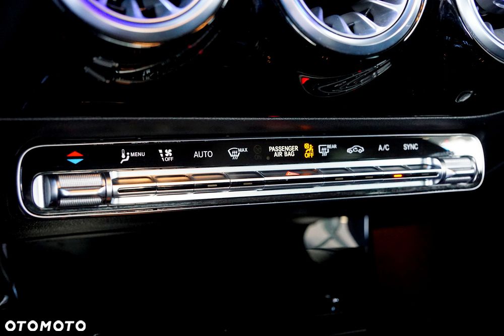 Mercedes-Benz CLA 200 mHEV AMG Line 7G-DCT - 38