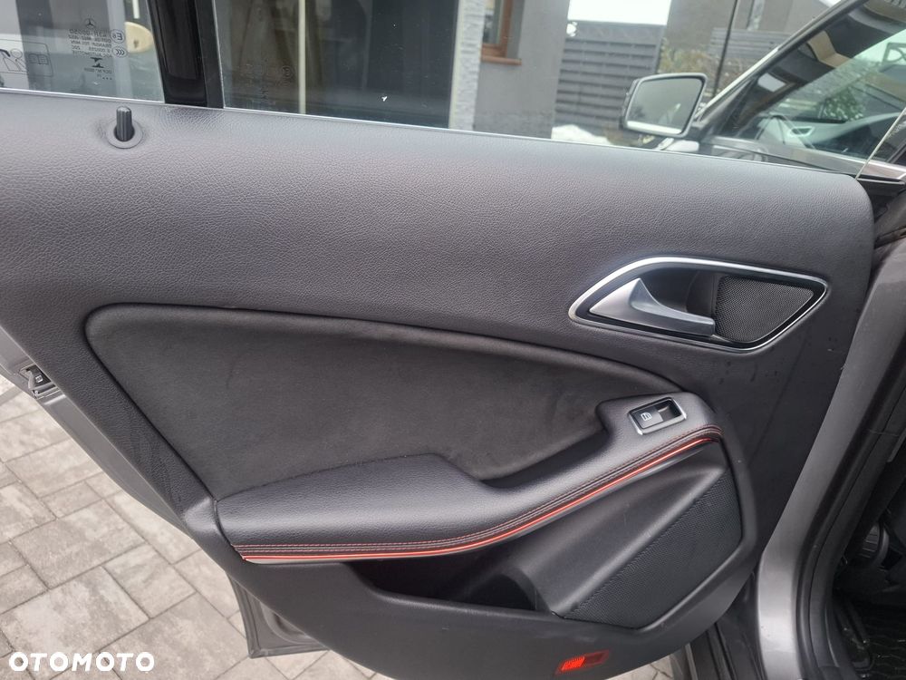 Mercedes-Benz CLA 180 7G-DCT Orange Art Edition - 6