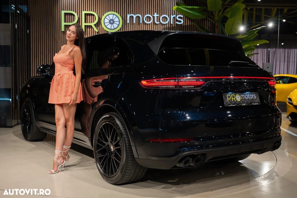 Porsche Cayenne - 21