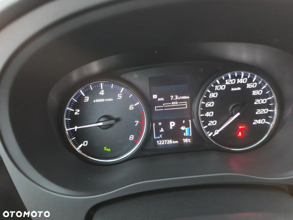 Mitsubishi Outlander - 11