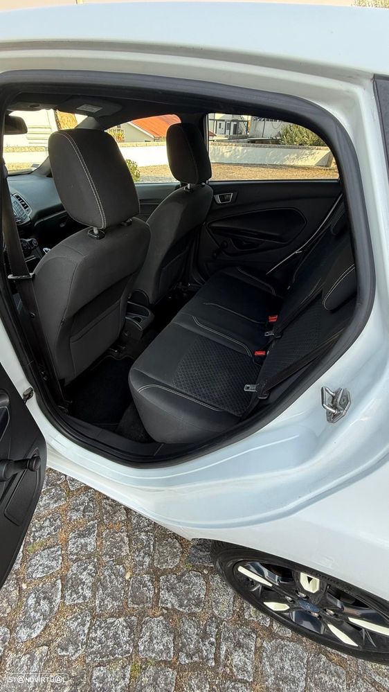 Ford Fiesta 1.0 T EcoBoost Titanium - 15