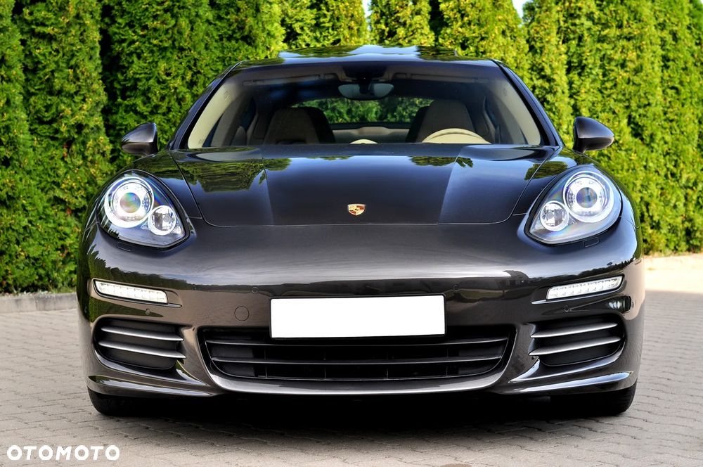 Porsche Panamera 4 Edition - 18