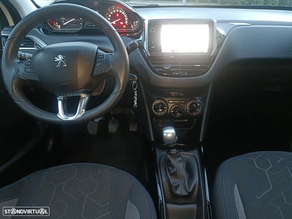 Peugeot 2008 1.2 PureTech Signature - 10