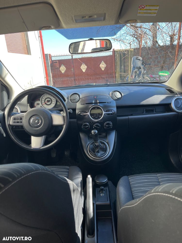 Mazda 2 - 7
