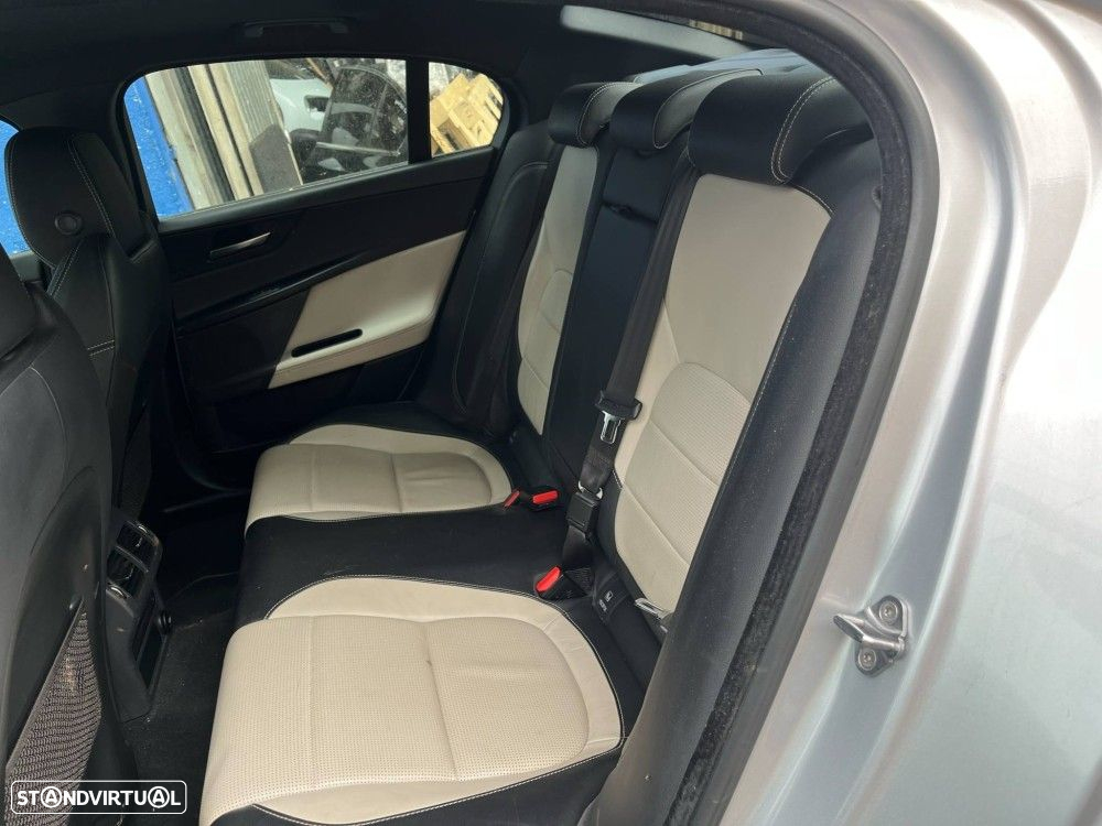 Interior Completo Jaguar Xe (X760) - 4