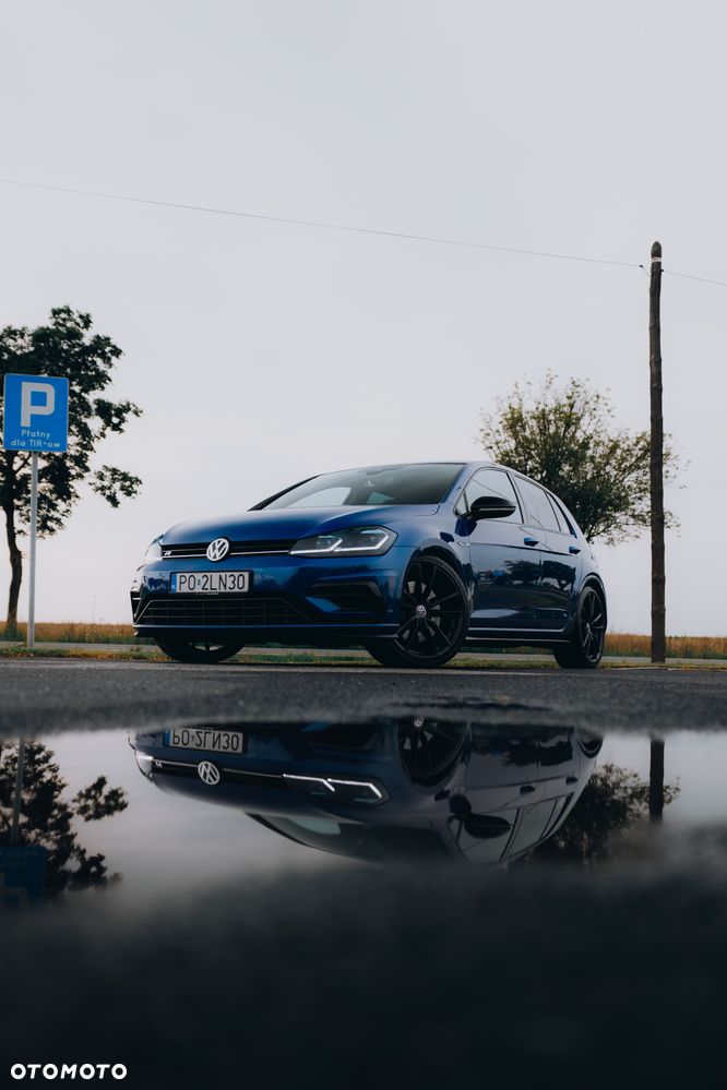 Volkswagen Golf - 1