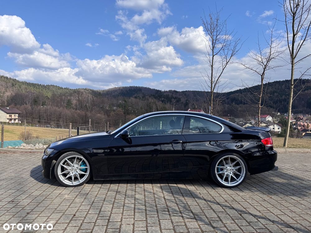 BMW Seria 3 325i - 4