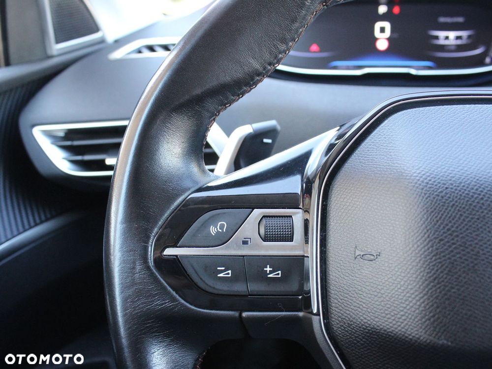 Peugeot 3008 1.6 BlueHDi Allure S&S EAT6 - 18