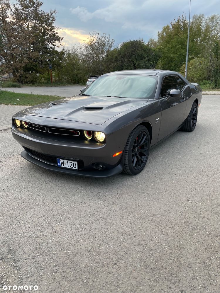 Dodge Challenger - 2