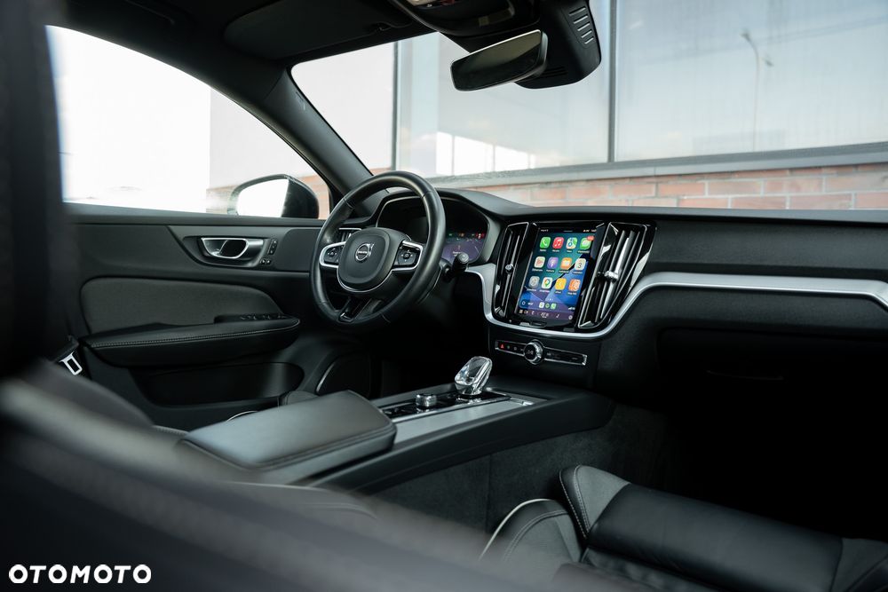 Volvo V60 B4 B DKG Ultimate Dark - 29