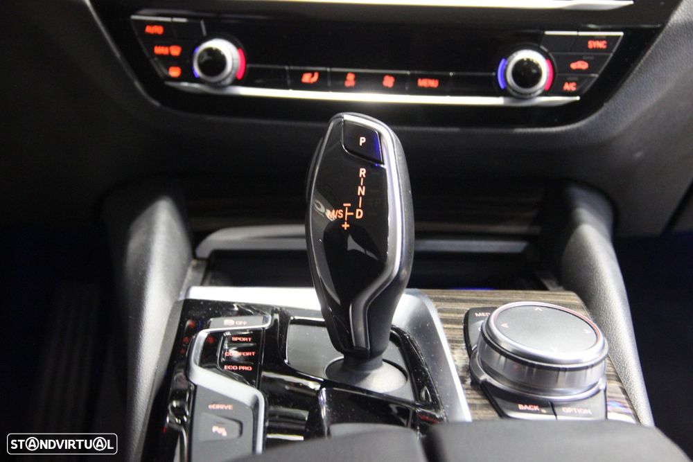 BMW 530 e iPerformance Line Luxury - 18