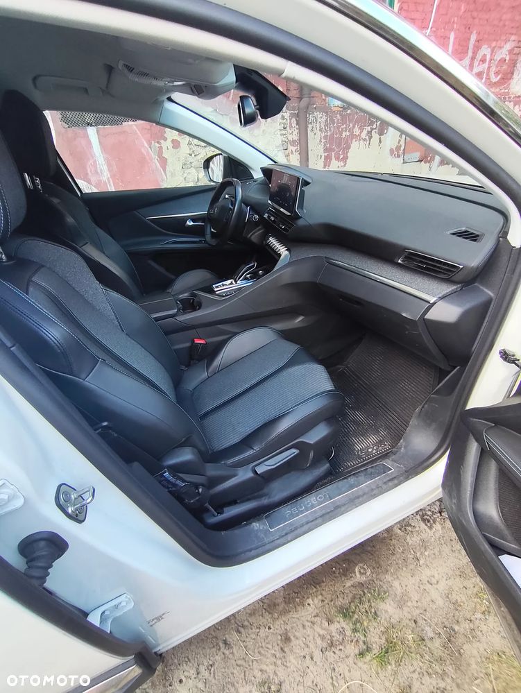 Peugeot 5008 1.2 PureTech Allure Pack S&S EAT8 - 16