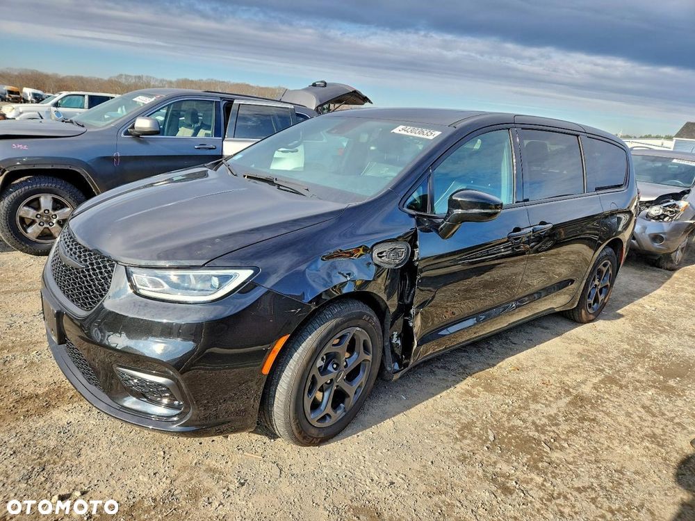 Chrysler Pacifica - 25