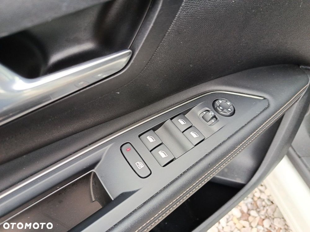 Peugeot 5008 1.5 BlueHDi GT S&S EAT8 - 12