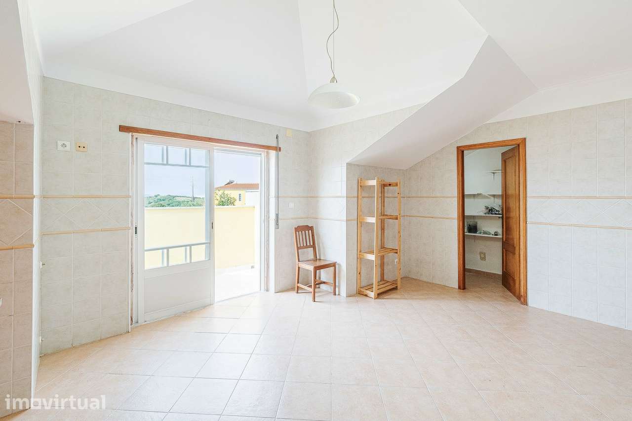 T3 duplex com garagem, varanda e ar condicionado - Grande imagem: 4/29