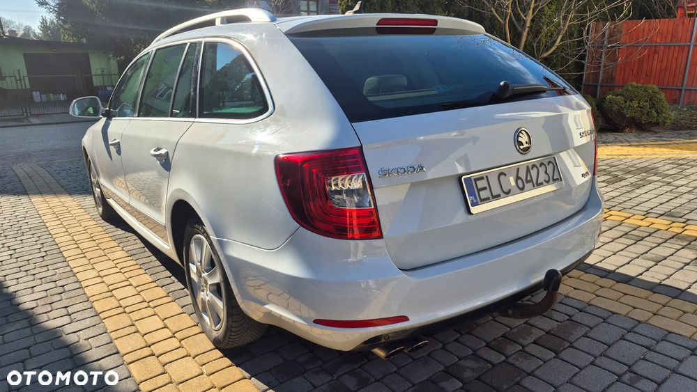 Skoda Superb 2.0 TDI 4x4 L&K DSG - 6