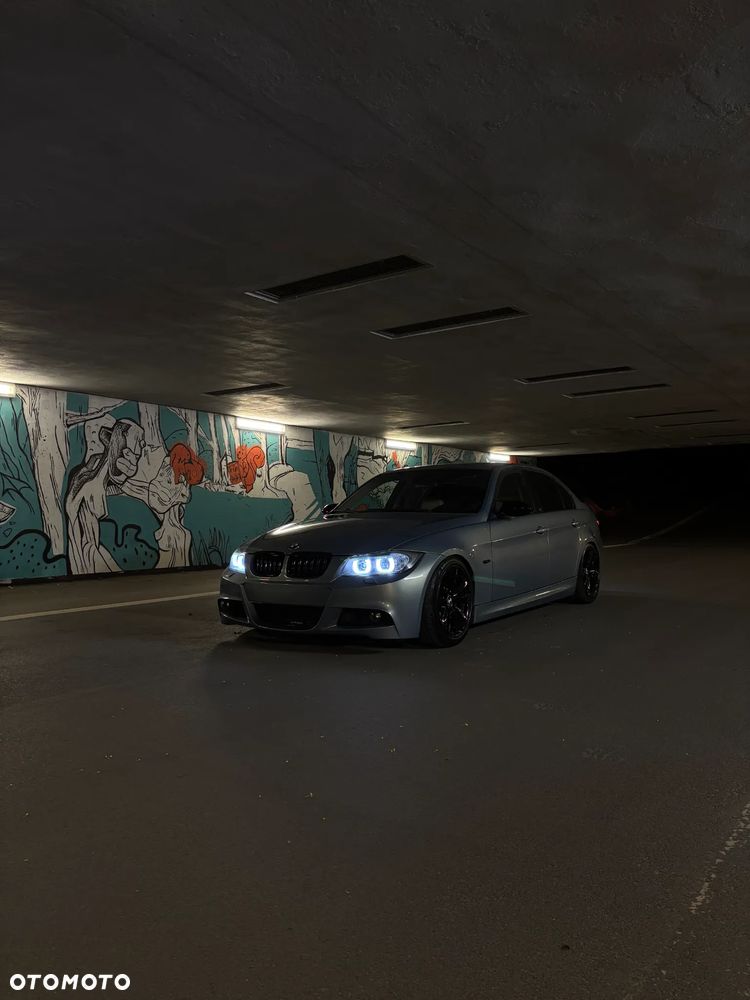 BMW Seria 3 330i - 1