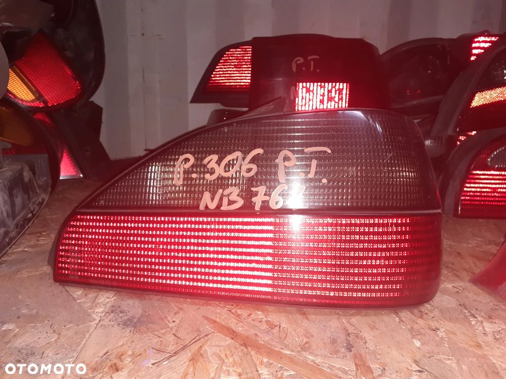 LAMPA TYLNA TYŁ PRAWY PRAWA PEUGEOT 306 - 1