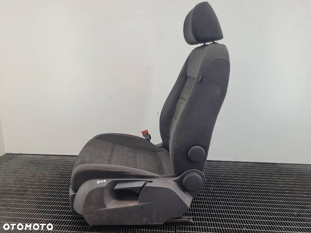 FOTEL LEWY PRZÓD KIEROWCY VW TOURAN EUROPA - 5