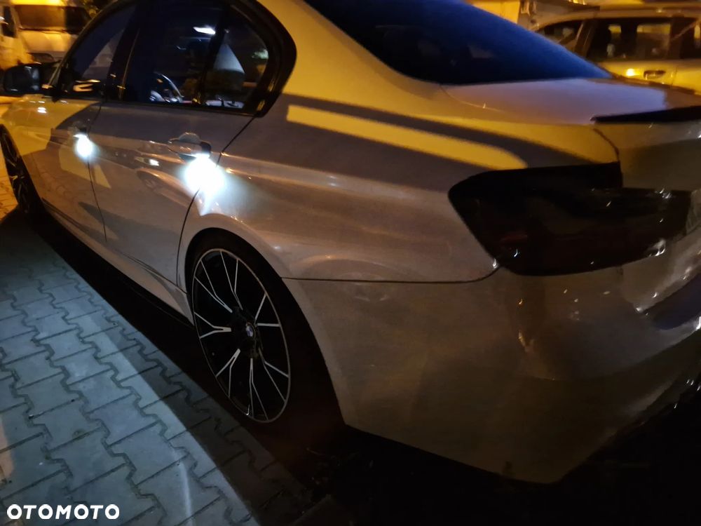 BMW Seria 3 335i Edition Sport - 30