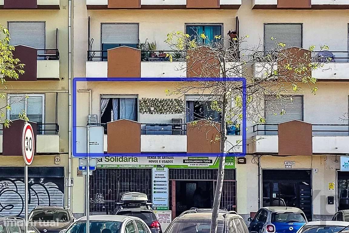 Apartamento T2 em Olhão com varanda e terraço coberto | Excelente loca - Grande imagem: 2/28