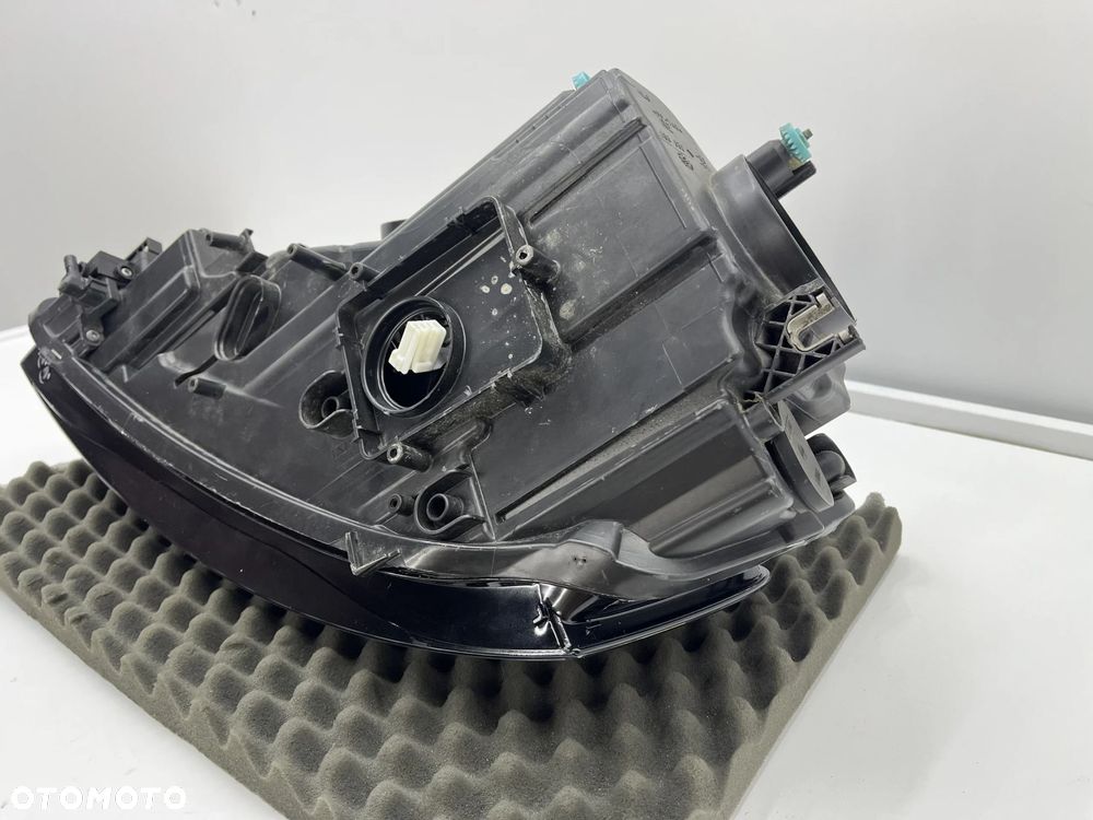 Lampa reflektor Audi A3 8p LIFT 08-13r. PRAWA przednia Bi-xenon + LED Europa oryginał prawy przód 8p - 14
