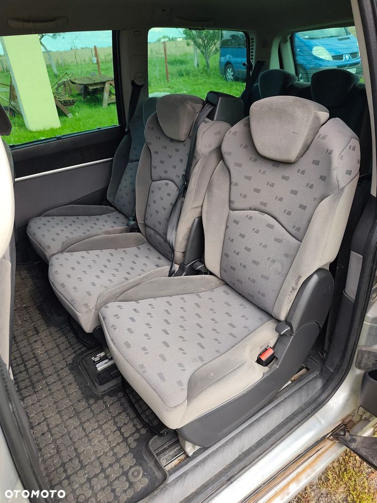 Peugeot 807 2.2 ST - 7
