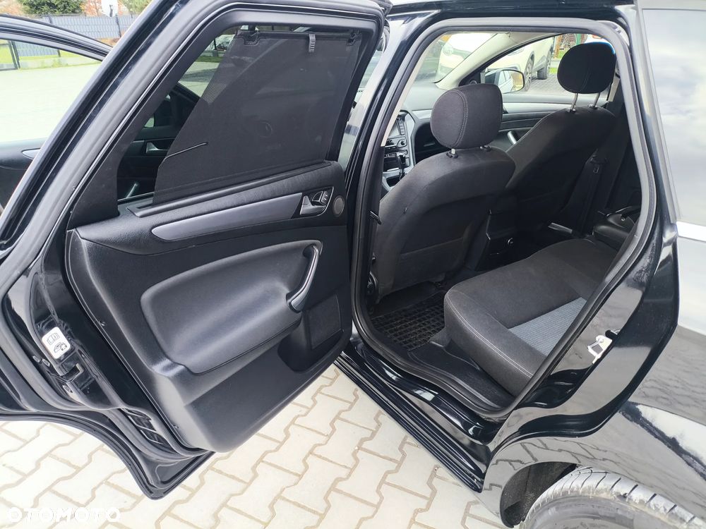 Ford Mondeo 2.0 TDCi Trend MPS6 - 18