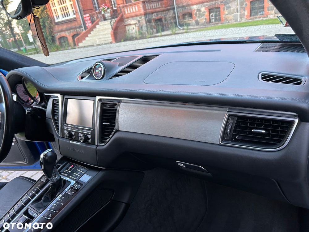 Porsche Macan Turbo - 21