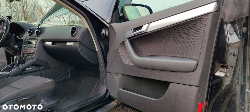 Audi A3 Sportback 2.0 TDI Ambiente S tronic - 25