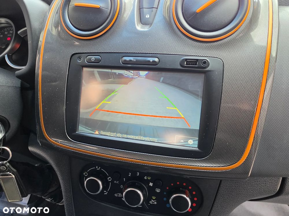 Dacia Logan TCe 90 S&S Stepway Celebration - 28