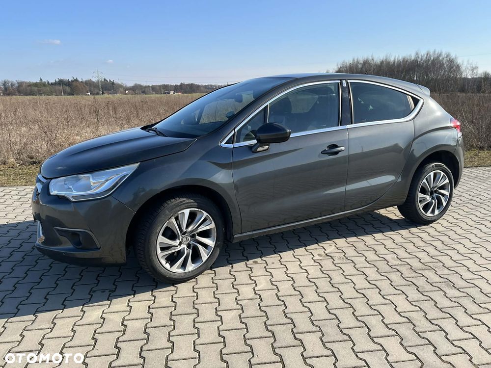 Citroën DS4 e-HDi 115 ETG6 SoChic - 4