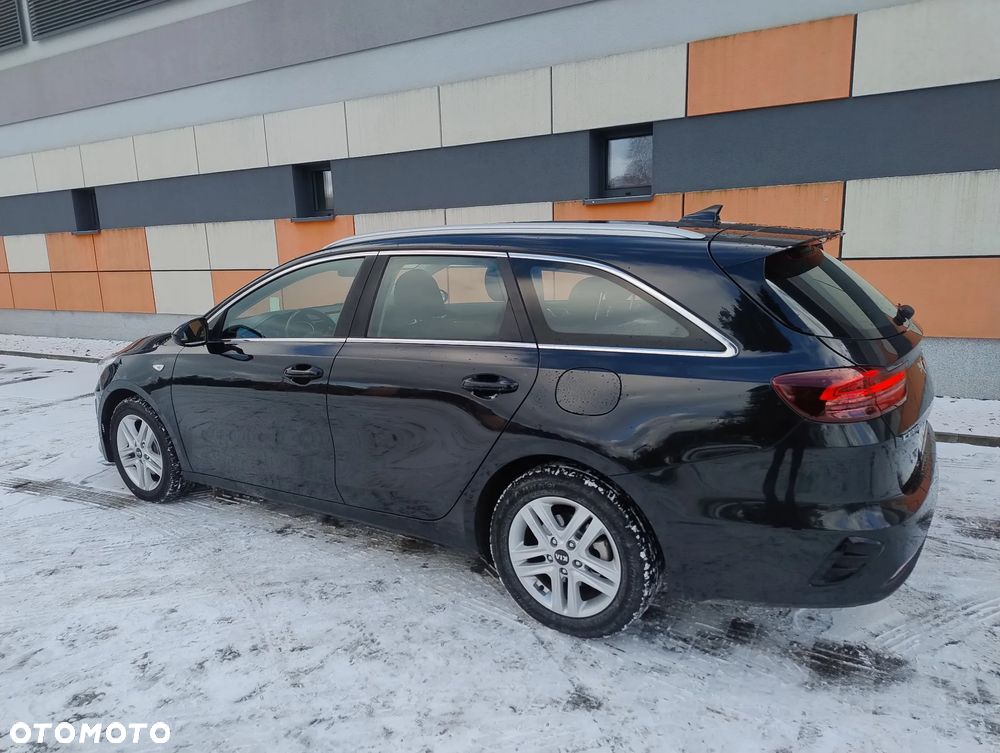 Kia Ceed 1.6 CRDi mHEV L Business Line - 4