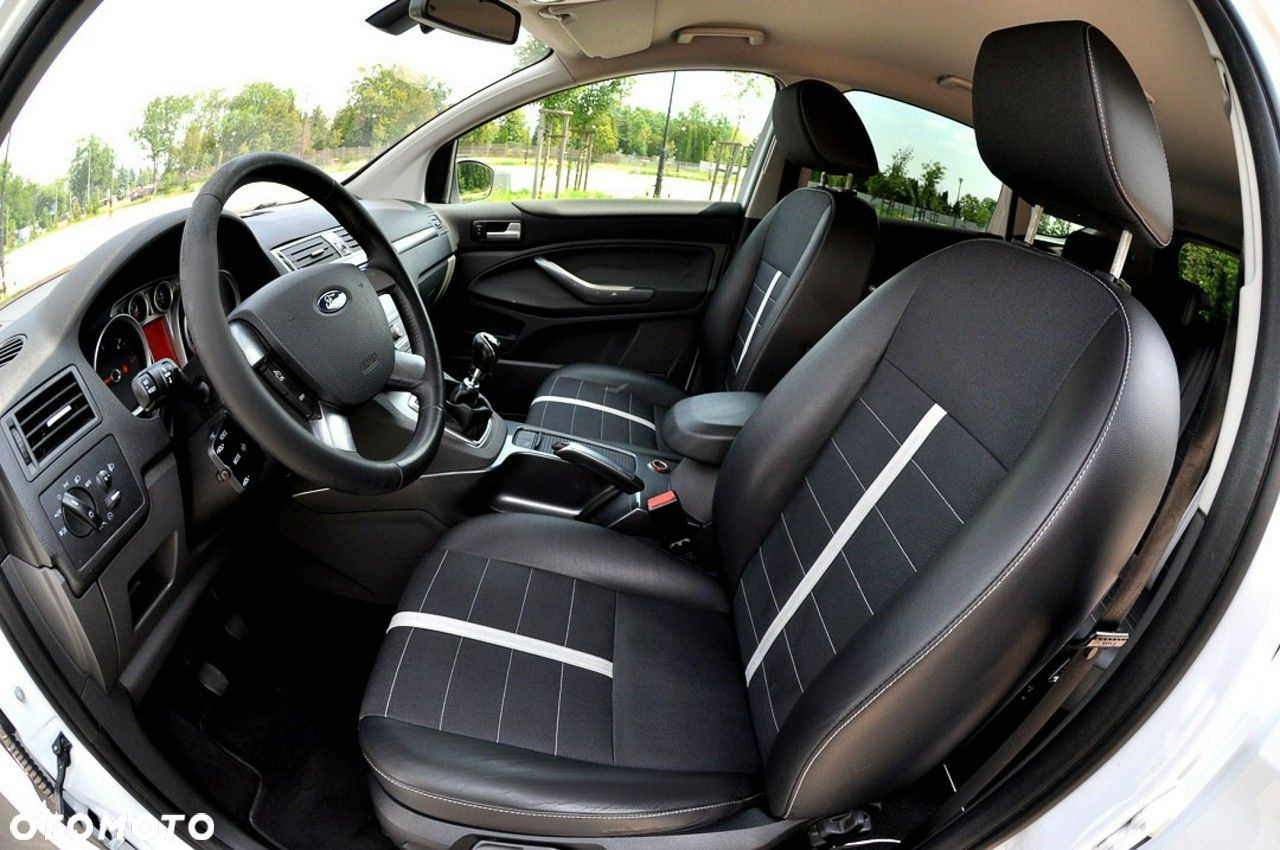 Ford Kuga 2.0 TDCi 2x4 Titanium - 7