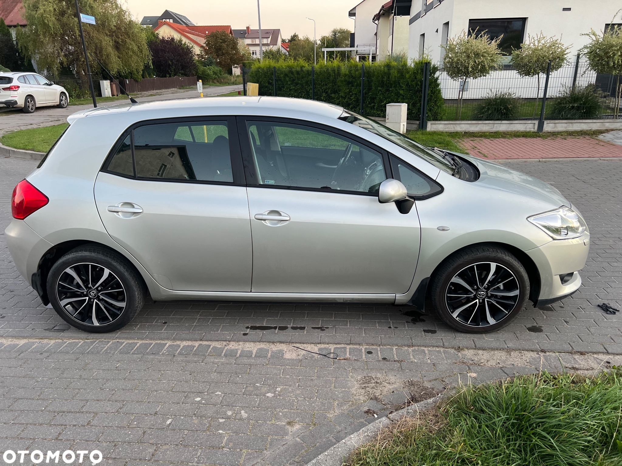 Toyota Auris 1.6 VVT-i Premium - 4
