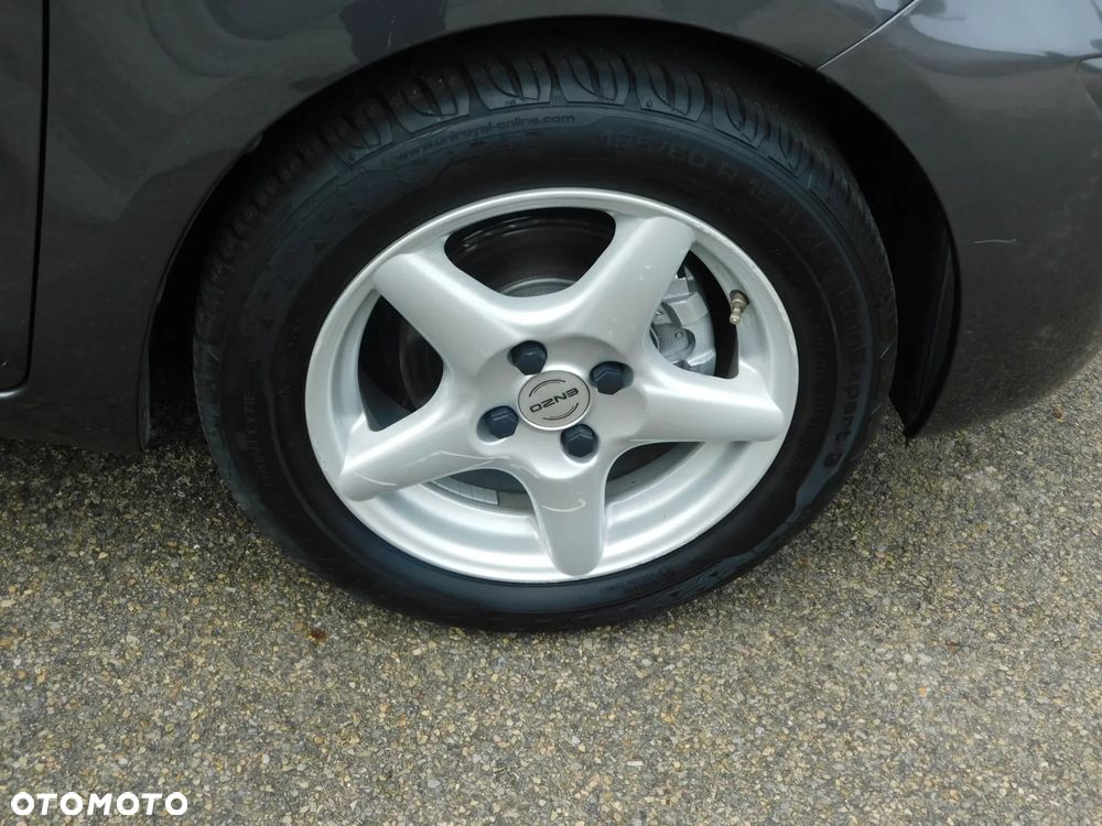 Toyota Yaris 1.33 VVT-i Life - 11