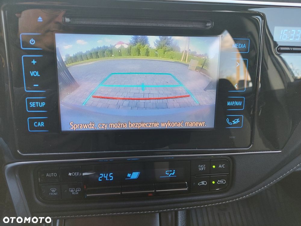 Toyota Auris 1.6 Premium - 19
