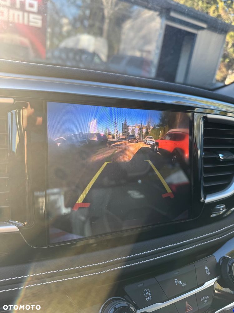 Chrysler Pacifica - 11