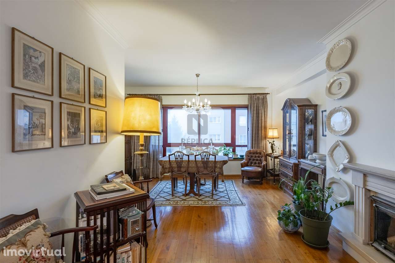 Apartamento T4 Com áreas generosas em Vilar do Paraíso - Grande imagem: 3/30