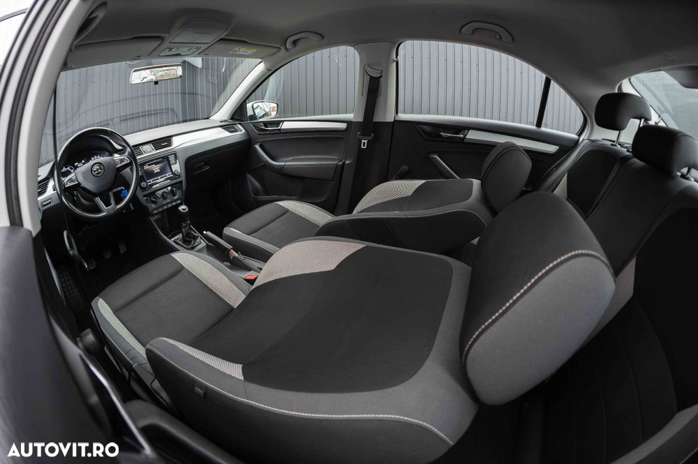 Skoda RAPID 1.0 TSI Clever - 5