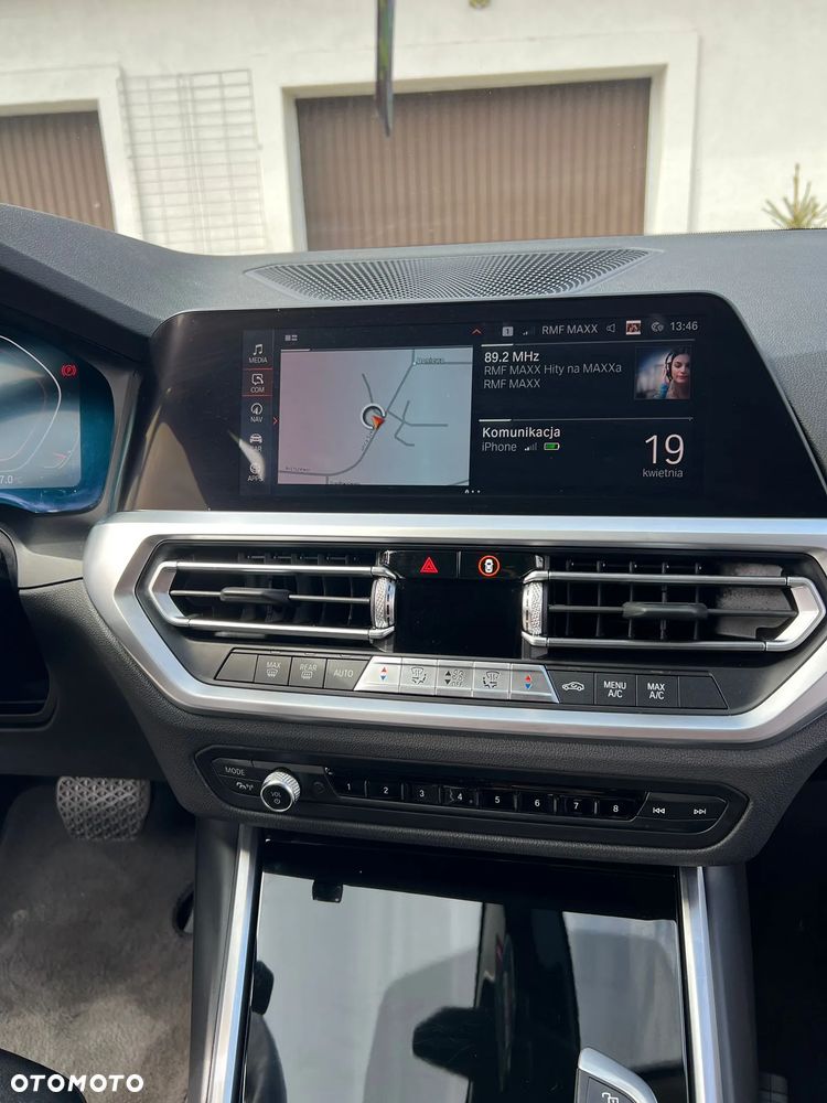 BMW Seria 3 320d Sport Line - 23