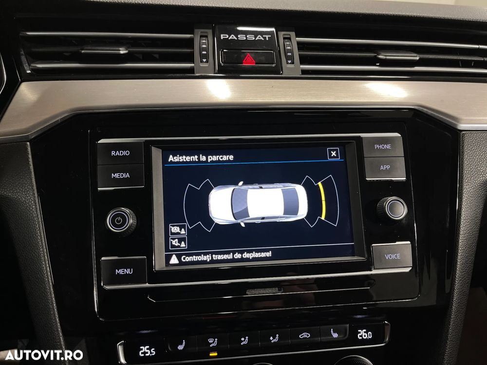 Volkswagen Passat 2.0 TDI DSG Highline - 17