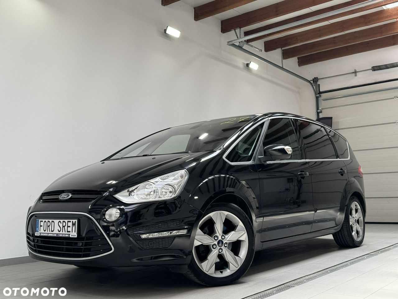 Ford S-Max - 11