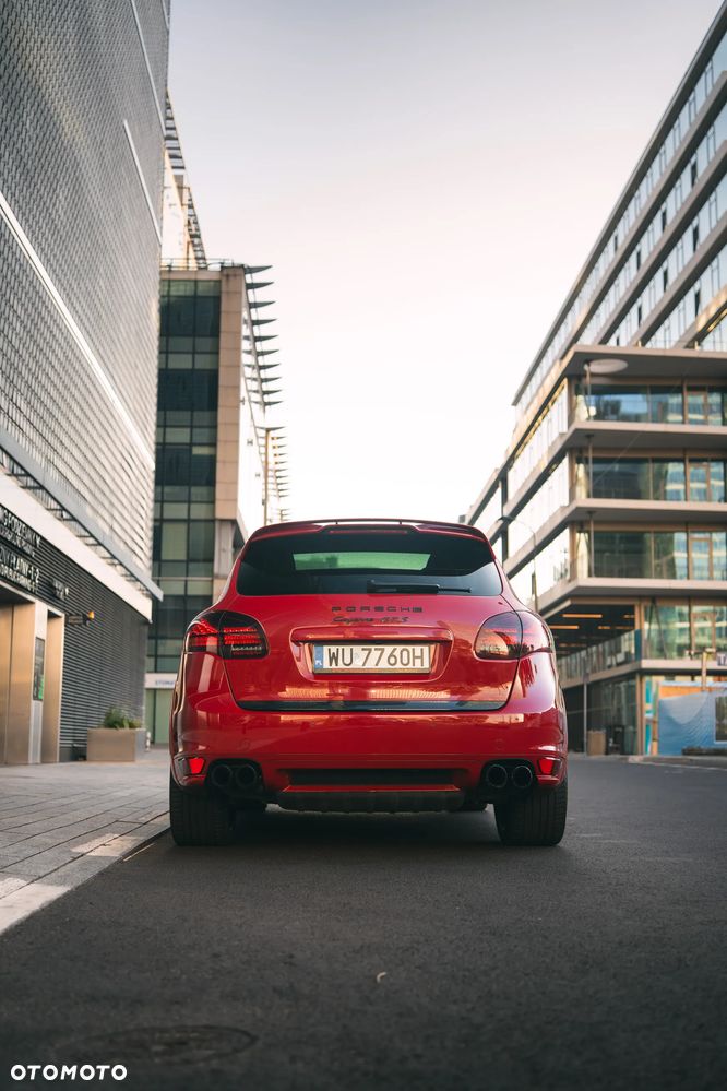 Porsche Cayenne GTS - 12